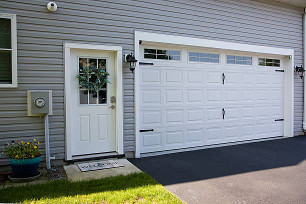 24/7 Emergency Garage Door Panel Replacement experts in McCurtain County County, OK